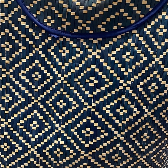 Blue and Cream Geometric Beach Summer Woven Tote Bag NWT - Picture 2 of 9